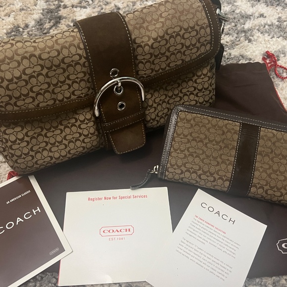 VINTAGE AUTHENTIC COACH SIGNATURE PURSE, WALLET AND MORE - Picture 15 of 16